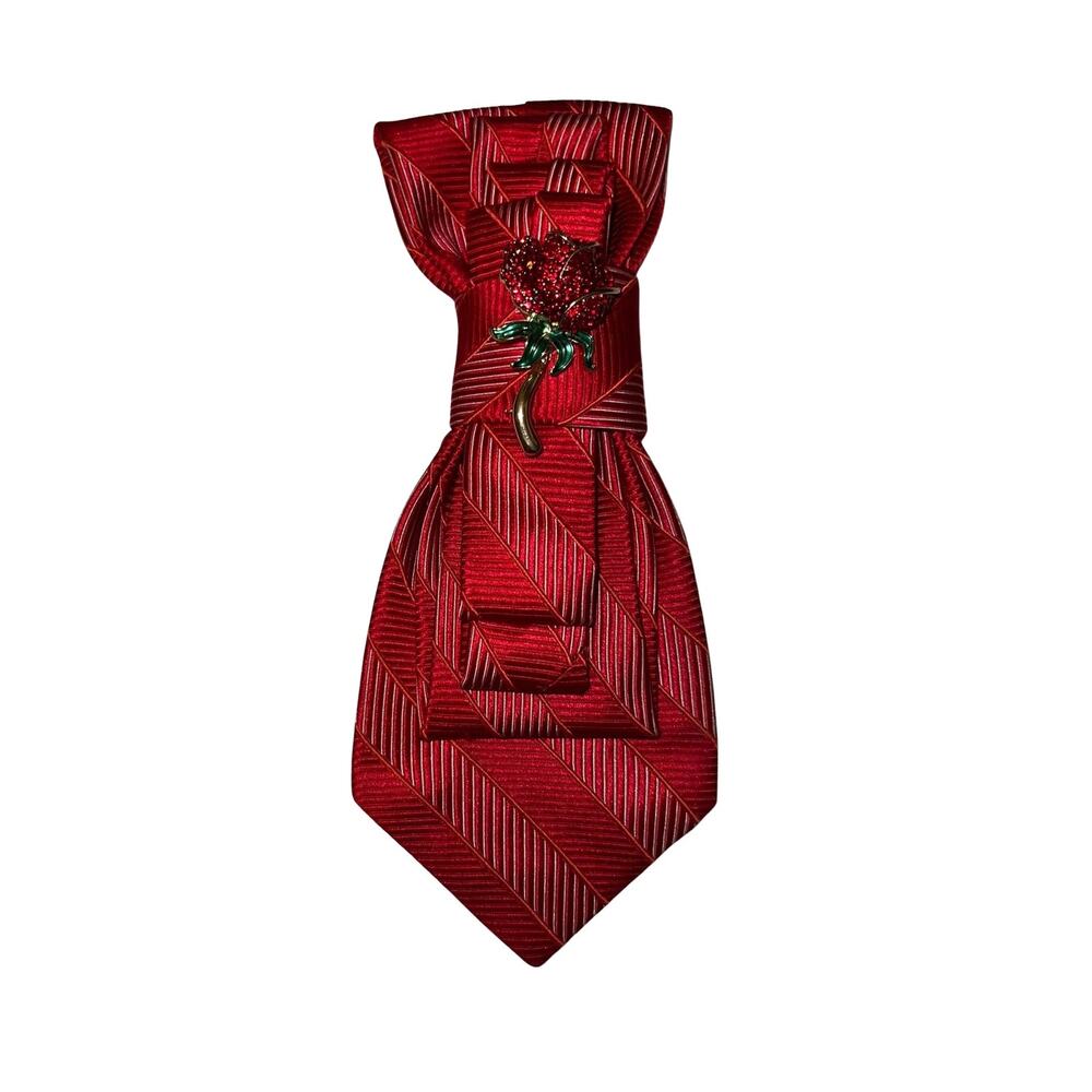 Elegant Red Junk Tie Necklace Fashion Statement Accessory with Rose Brooch